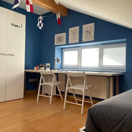 Natasha's Blue Sky With Cosy Terrace Appartement